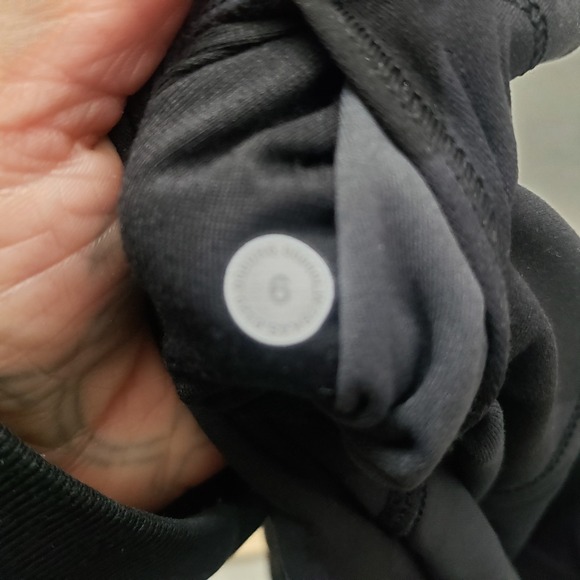 Lululemon Shorts Womens 6 Gray Camo Bike Pull On Gym Fitness Yoga - Picture 5 of 8